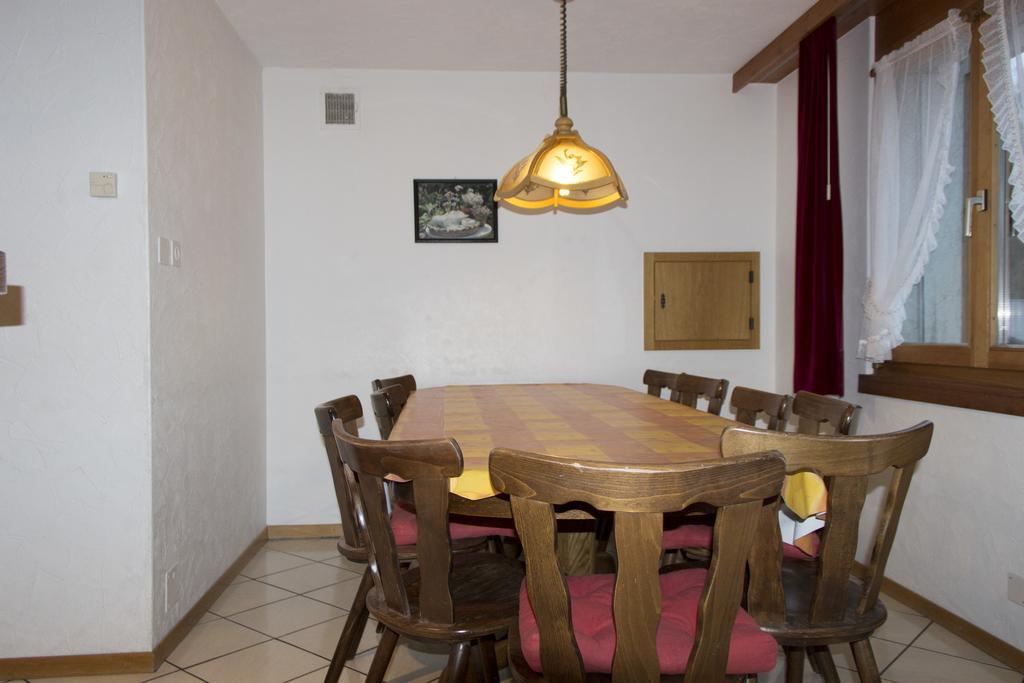 Apartment Etzel Saas Fee Oda fotoğraf