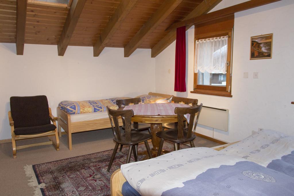 Apartment Etzel Saas Fee Oda fotoğraf