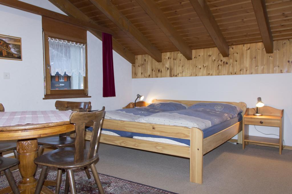 Apartment Etzel Saas Fee Oda fotoğraf